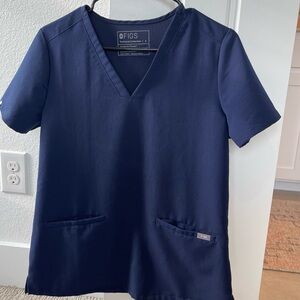 Figs Navy Casma Three-Pocket Scrub Top